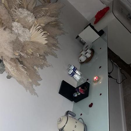 Appartement Jacuzzi Prive アヴィニョン エクステリア 写真