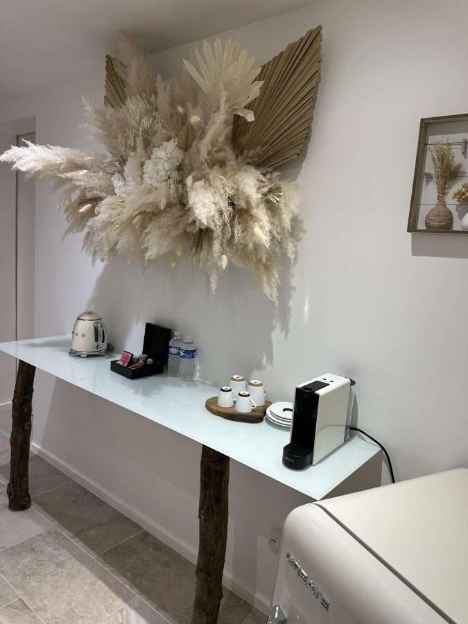 Appartement Jacuzzi Prive アヴィニョン エクステリア 写真