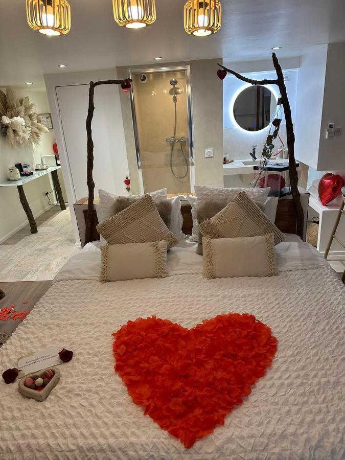 Appartement Jacuzzi Prive アヴィニョン エクステリア 写真
