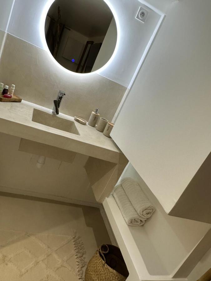 Appartement Jacuzzi Prive アヴィニョン エクステリア 写真